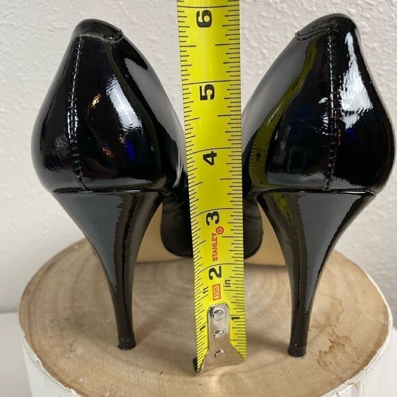 Steve Madden Black Unitty Leather Heels Size 6 EUC - Picture 4 of 6